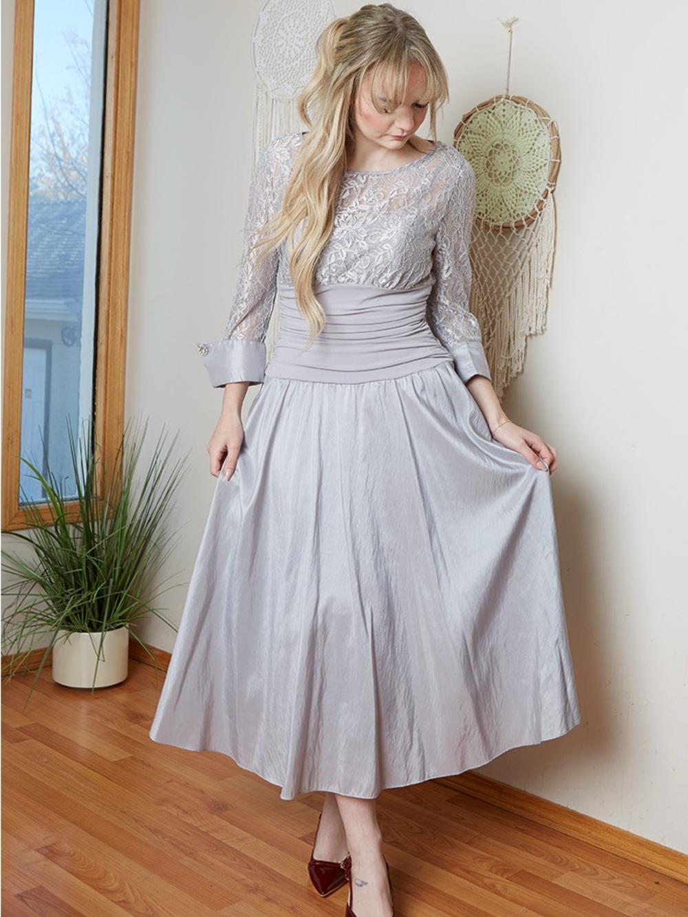 Jessica Howard Silver Lace Dress 8